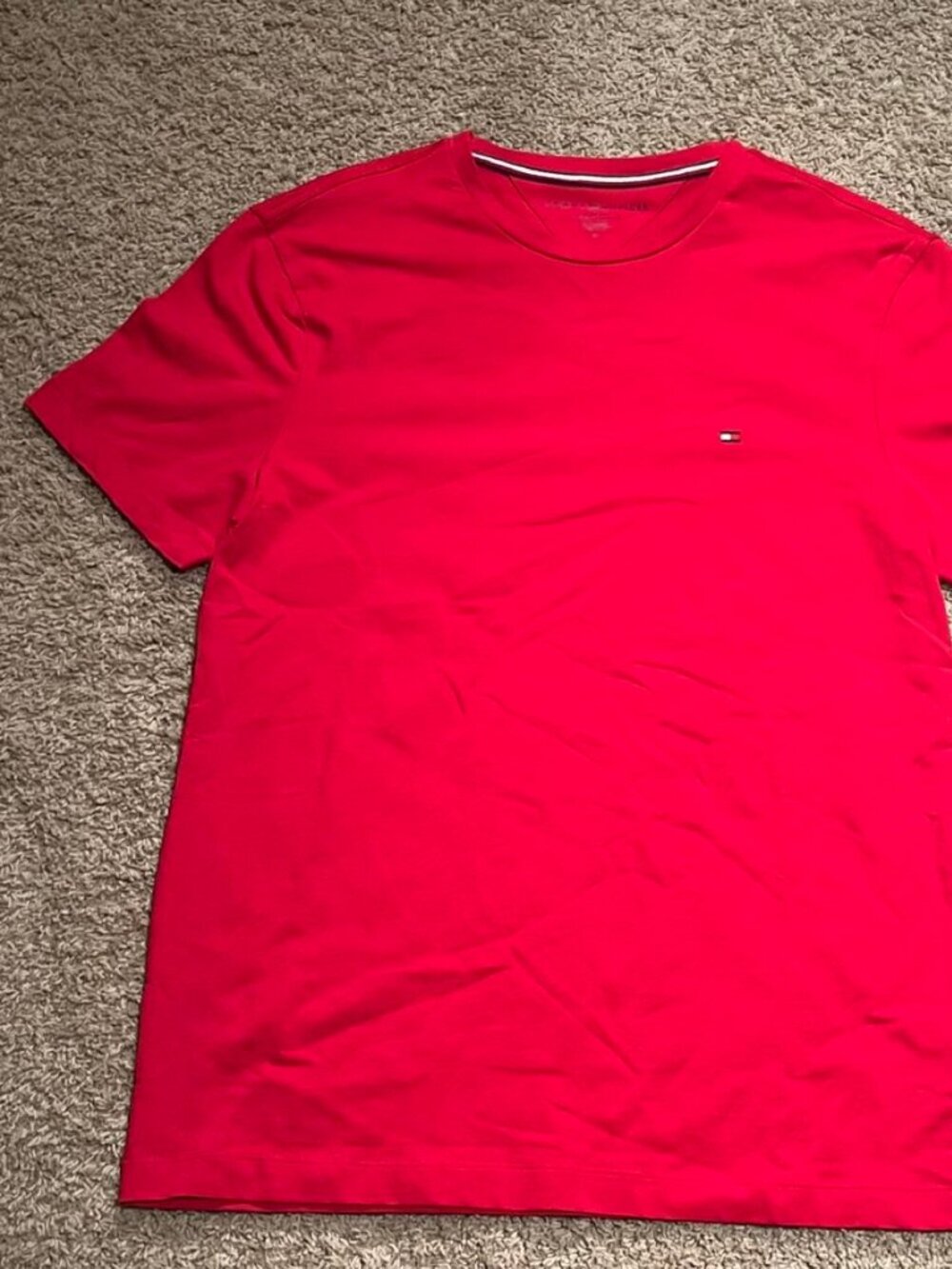 Red Tommy Hilfiger slim fit t-shirt in size M #tommyhilfiger #preppy